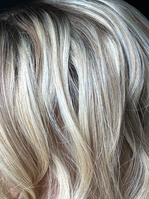 20” IVORY WAVY PREMIUM EUROPEAN WIG # 2301