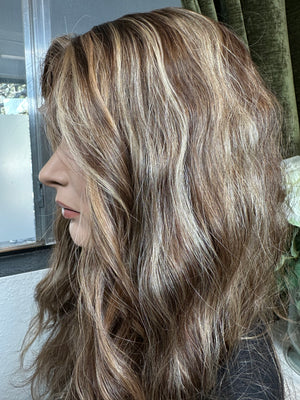 24" IVORY WAVY PREMIUM EUROPEAN WIG #2143