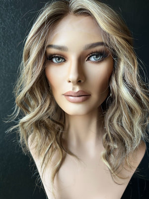 20" IVORY WAVY PREMIUM EUROPEAN WIG #2298