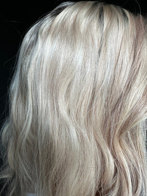 24” ELEGANCE WAVY PREMIUM EUROPEAN WIG #2134