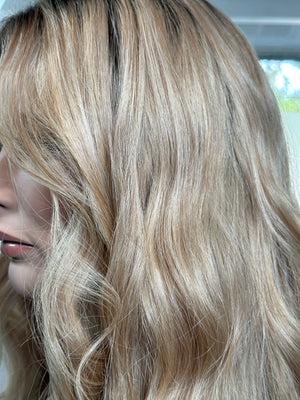 24” ALLURE WAVY PREMIUM EUROPEAN WIG #2035