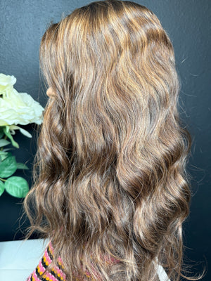 24” IVORY WAVY PREMIUM EUROPEAN WIG #2138