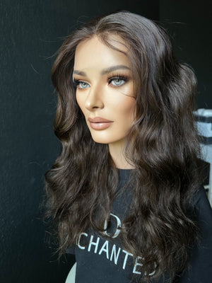 22" IVORY WAVY PREMIUM EUROPEAN WIG #2294