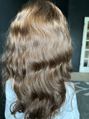 20" IVORY WAVY PREMIUM EUROPEAN WIG #2136