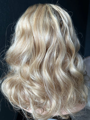 20” 8x8 CHIC WAVY PREMIUM EUROPEAN TOPPER #2362