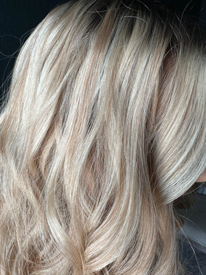 24” ELEGANCE WAVY PREMIUM EUROPEAN WIG #2356