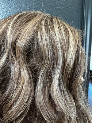 18” ELEGANCE WAVY PREMIUM EUROPEAN WIG #2050 *SMALL*