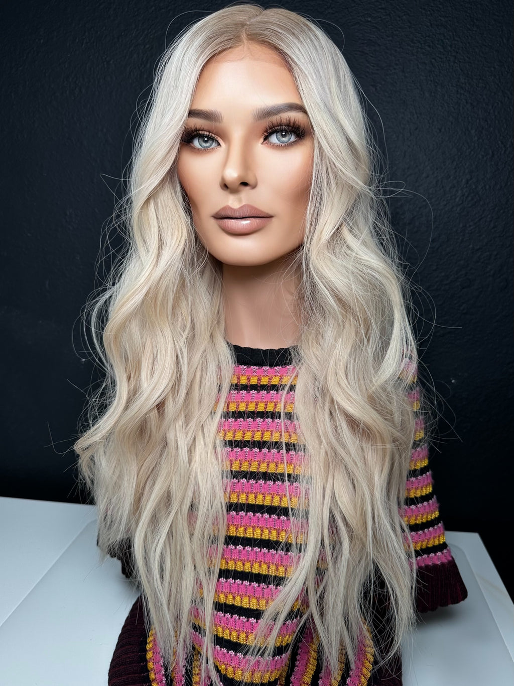 28” ELEGANCE PREMIUM EUROPEAN WIG #2081