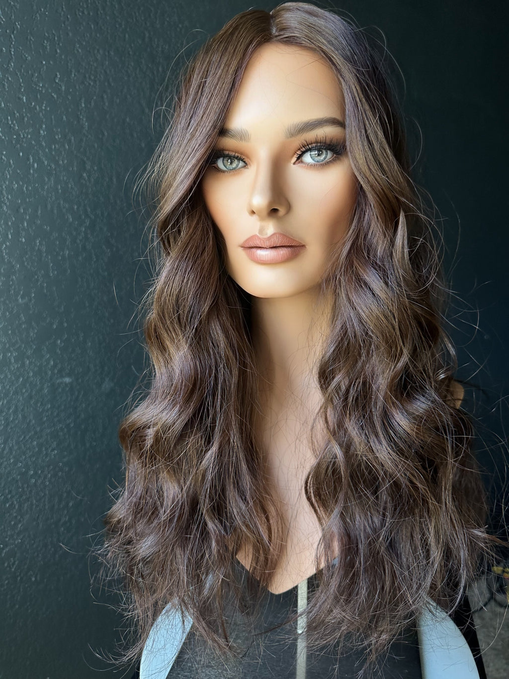 26” 8x8 CHIC WAVY PREMIUM EUROPEAN TOPPER #532