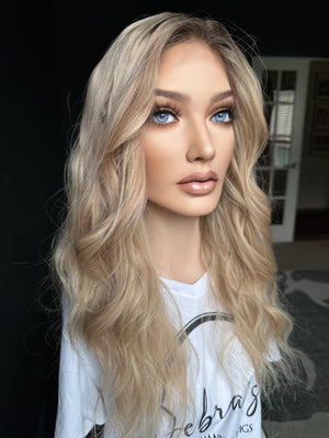 24” ELEGANCE WAVY PREMIUM EUROPEAN WIG #2134