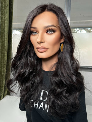 24” ALLURE WAVY PREMIUM EUROPEAN WIG #2172