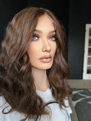 20" IVORY WAVY PREMIUM EUROPEAN WIG #2136