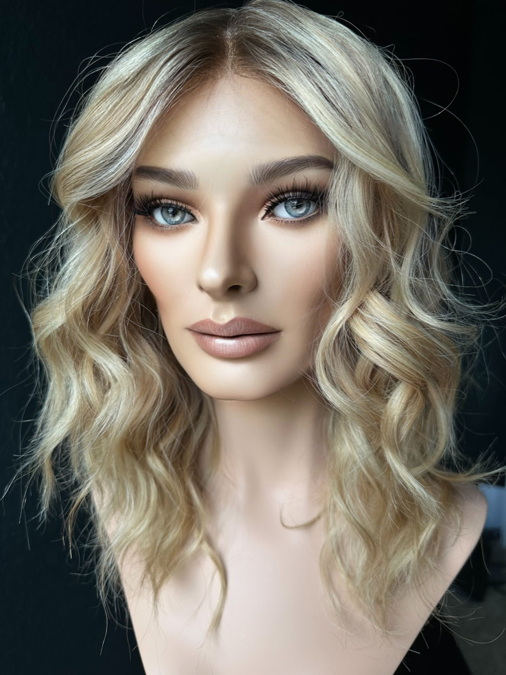 20” IVORY WAVY PREMIUM EUROPEAN WIG # 2301