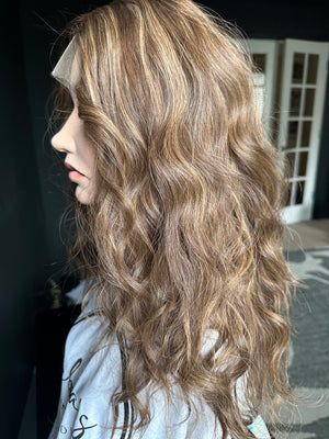 22” ALLURE WAVY PREMIUM EUROPEAN WIG #2239