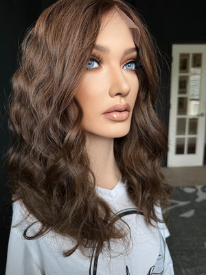 20" IVORY WAVY PREMIUM EUROPEAN WIG #2136