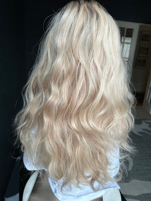 24” ELEGANCE WAVY PREMIUM EUROPEAN WIG #2134