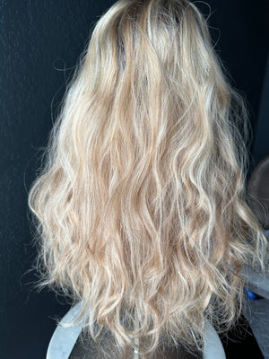 24” ELEGANCE WAVY PREMIUM EUROPEAN WIG #2356