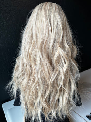 24” ELEGANCE PREMIUM  EUROPEAN WIG #2058
